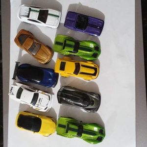 Lot of 10 HOTWHEEL cars